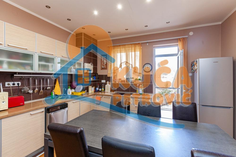 Slika 9 - Hajduk Veljkova, Četvorosoban stan na prodaju, 140m2, 283.600€