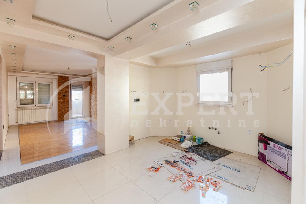 Slika 8 - Stanoja Bunuševca, Četvorosoban stan na prodaju, 155m2, 320.000€