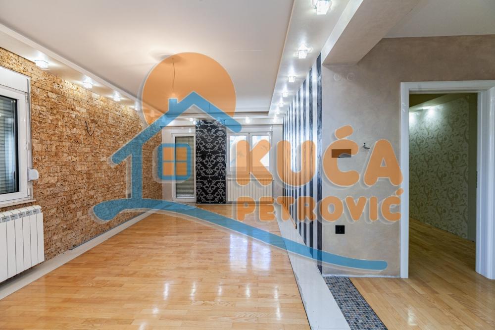 Slika 1 - Stanoja Bunuševca, Četvorosoban stan na prodaju, 155m2, 320.000€
