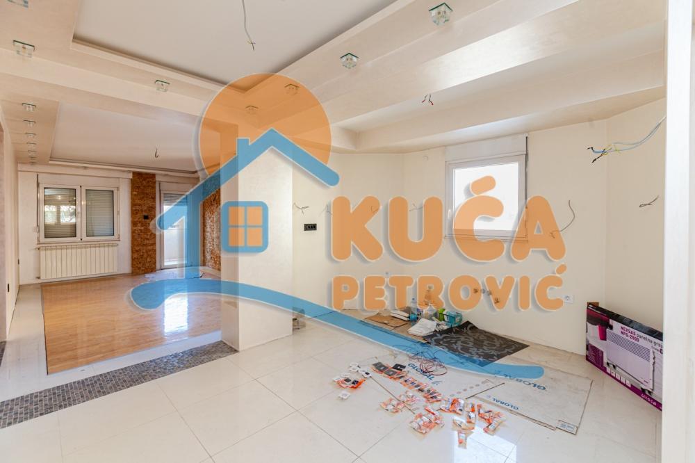 Slika 8 - Stanoja Bunuševca, Četvorosoban stan na prodaju, 155m2, 320.000€