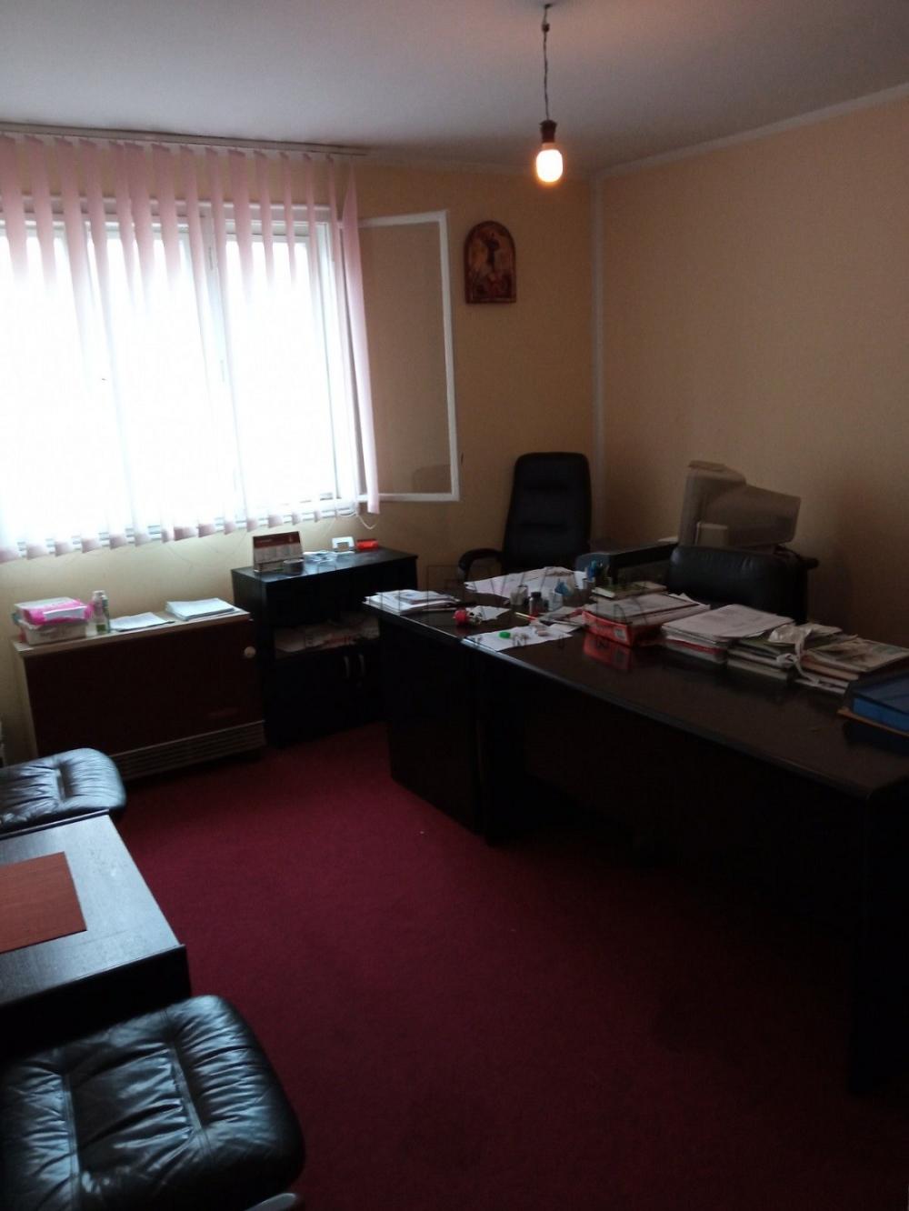 Slika 10 - Uroša Predića,  Lokal za izdavanje, 420m2, 1.500€