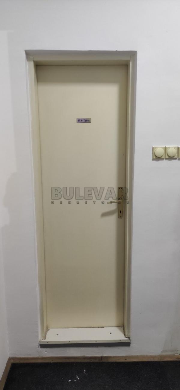 Slika 1 - Obrenovićeva,  Lokal za izdavanje, 119m2, 900€