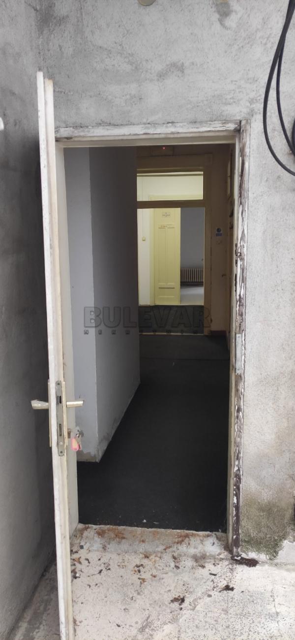 Slika 9 - Obrenovićeva,  Lokal za izdavanje, 119m2, 900€