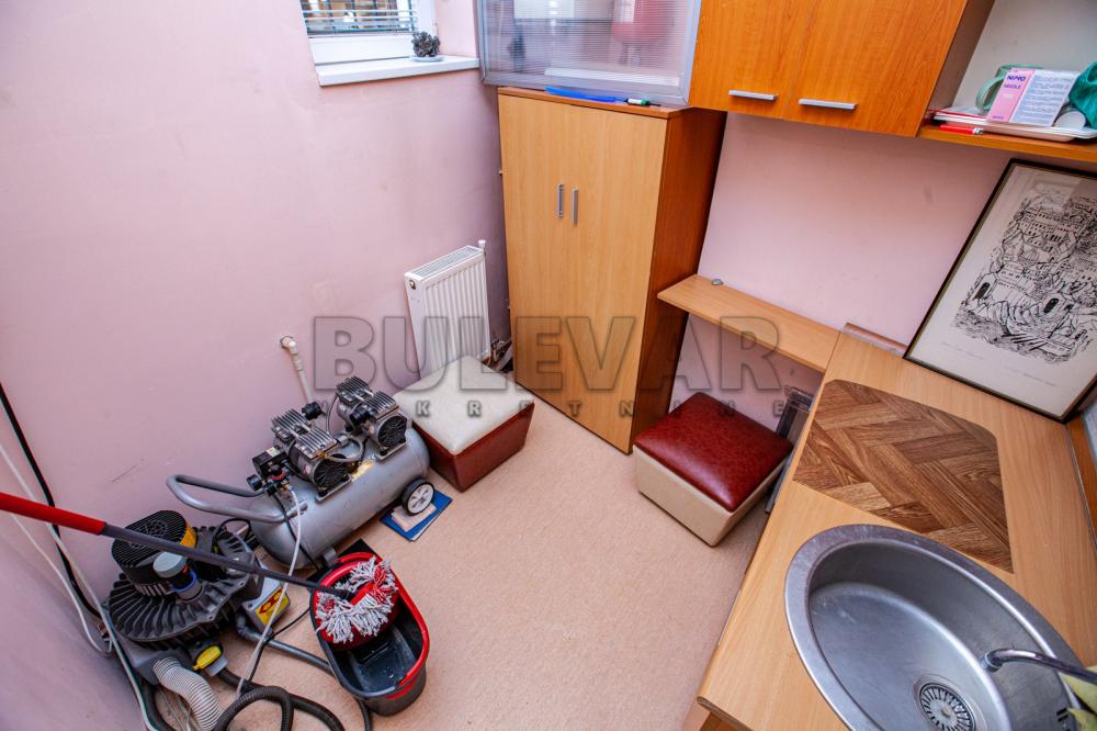 Slika 6 - Obrenovićeva,  Lokal za izdavanje, 40m2, 450€