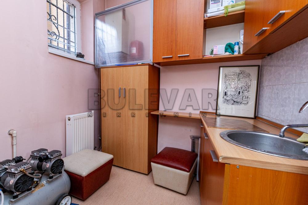 Slika 5 - Obrenovićeva,  Lokal za izdavanje, 40m2, 450€