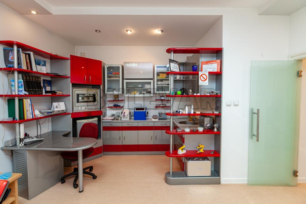 Slika 3 - Obrenovićeva,  Lokal za izdavanje, 40m2, 450€