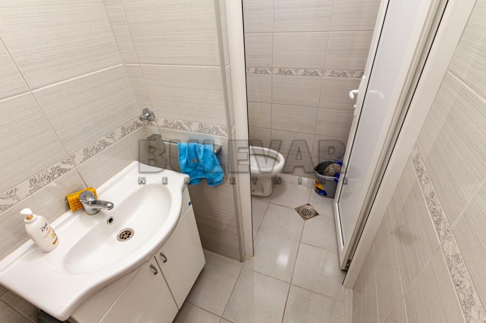 Slika 8 - Obrenovićeva,  Lokal za izdavanje, 40m2, 450€