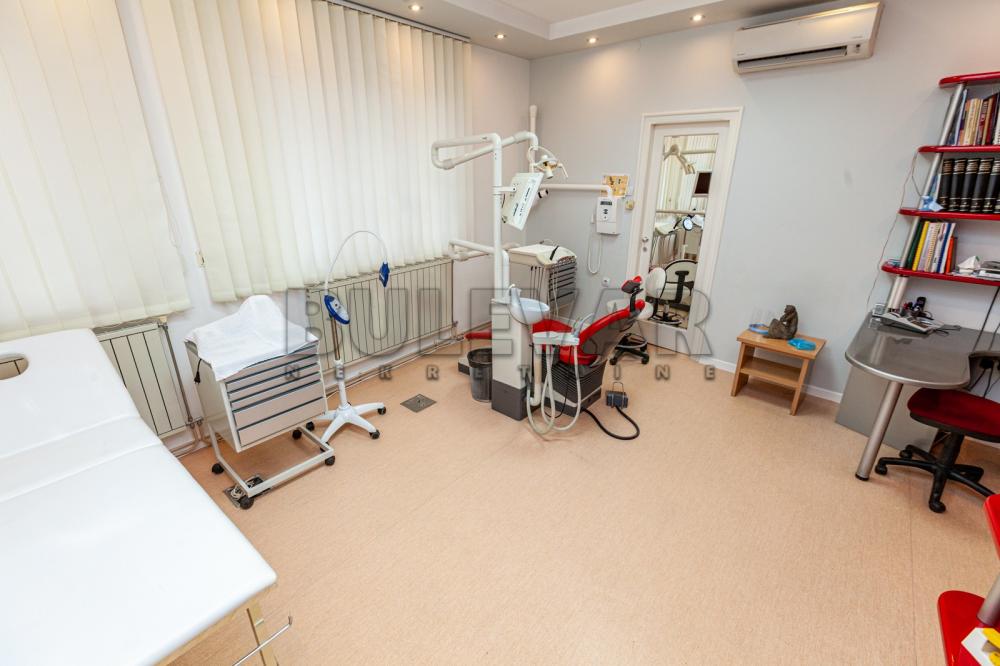 Slika 2 - Obrenovićeva,  Lokal za izdavanje, 40m2, 450€