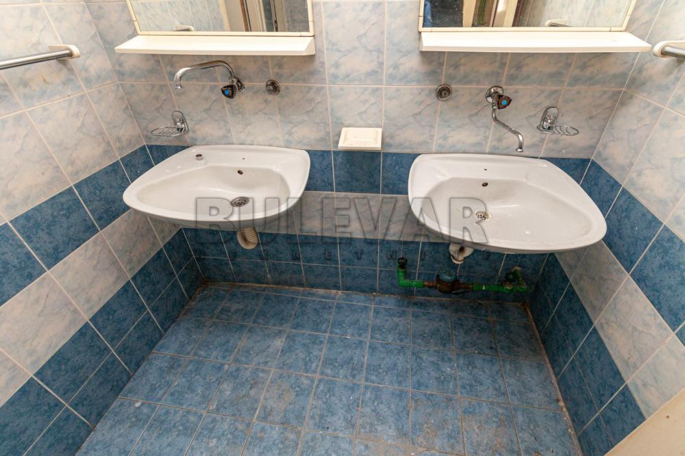 Slika 8 - Obrenovićeva,  Lokal za izdavanje, 200m2, 2.000€