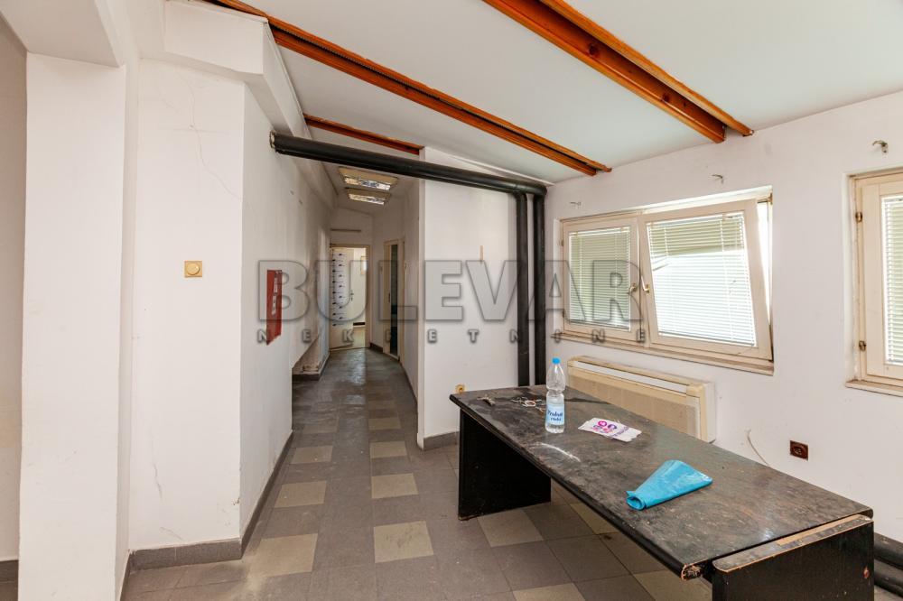 Glavna slika -Obrenovićeva,  Lokal za izdavanje, 300m2, 3.000€