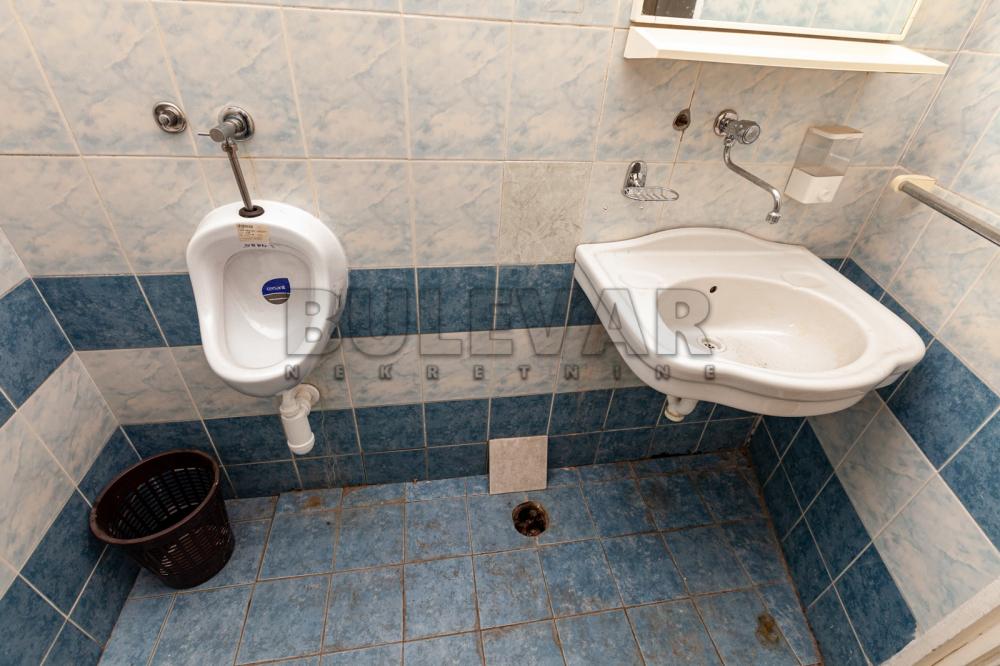 Slika 10 - Obrenovićeva,  Lokal za izdavanje, 300m2, 3.000€