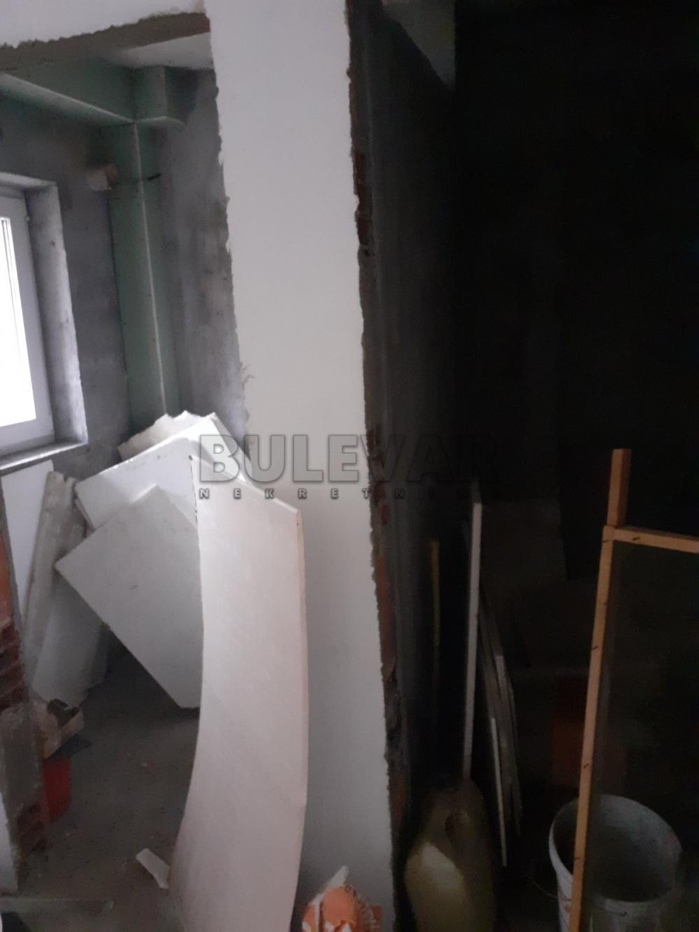 Slika 5 - Matejevački put,  Lokal za izdavanje, 250m2, 1.100€