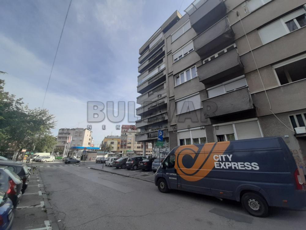 Slika 11 - Momčila Popovića,  Lokal za izdavanje, 73m2, 1.000€