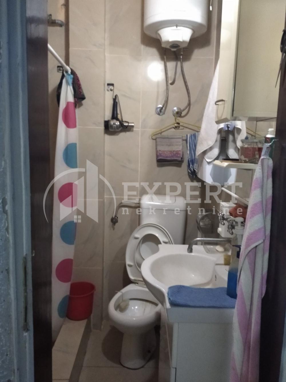 Slika 7 - Bulevar Nemanjića,  Lokal na prodaju, 203m2, 204.000€