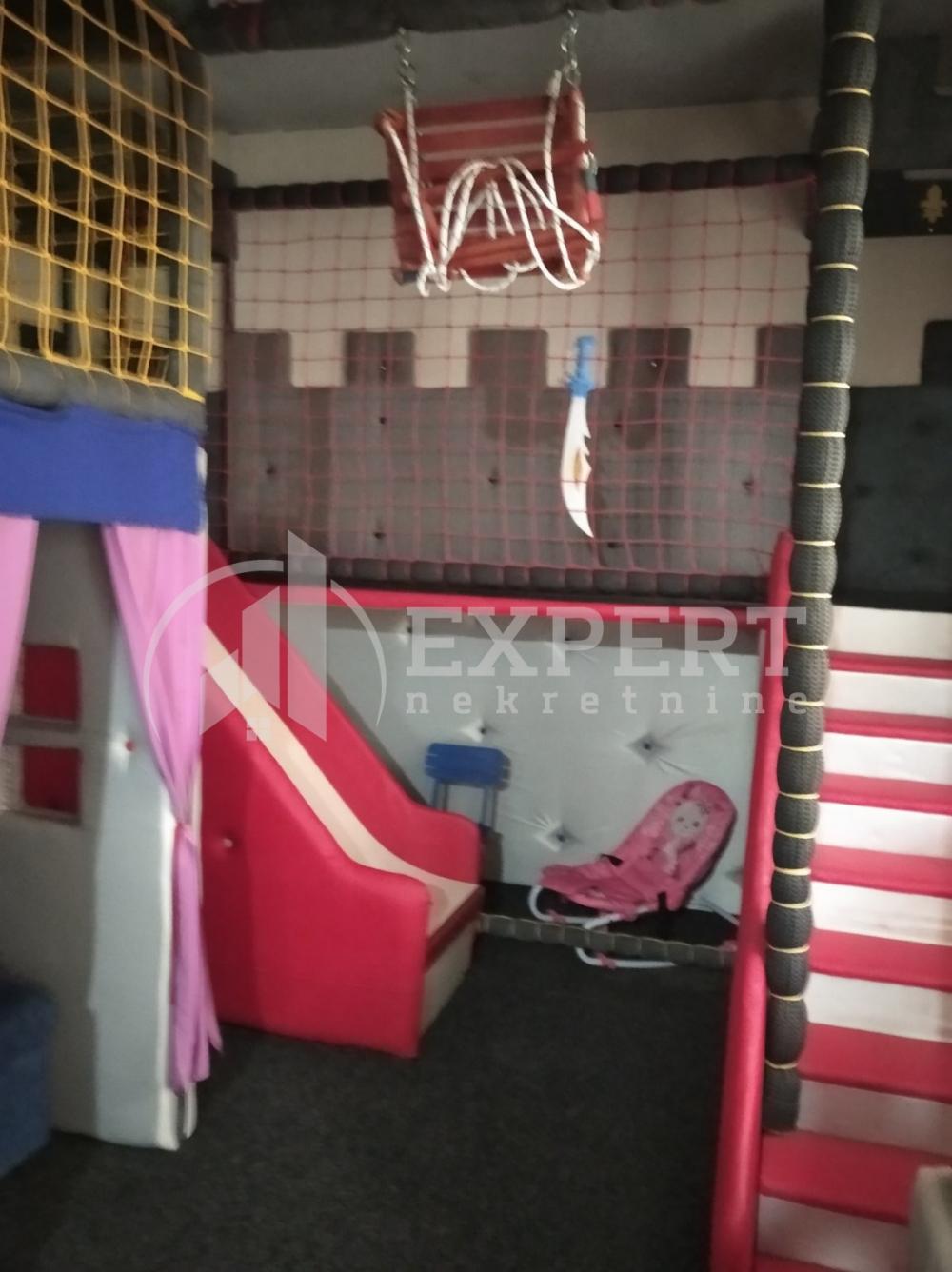 Slika 2 - Bulevar Nemanjića,  Lokal na prodaju, 203m2, 204.000€