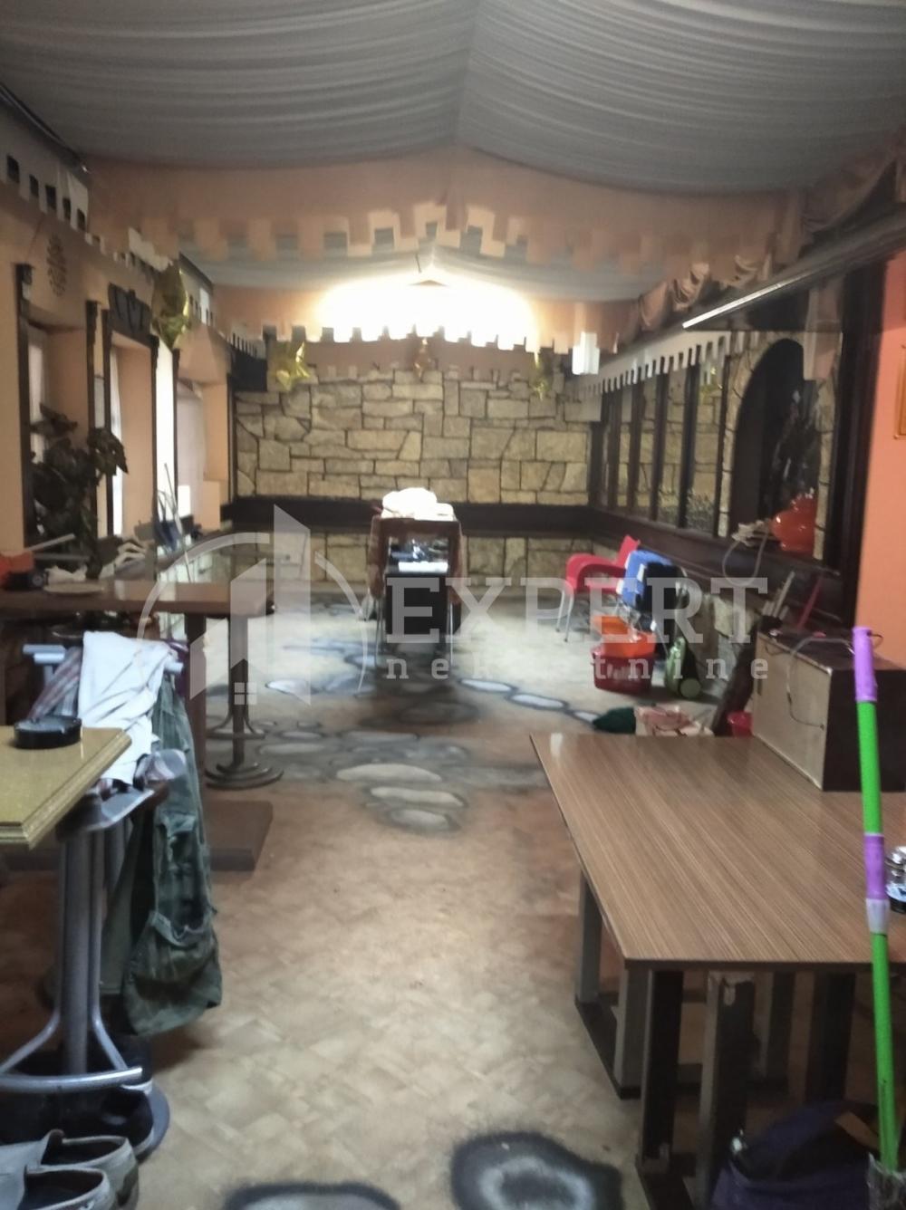 Slika 8 - Bulevar Nemanjića,  Lokal na prodaju, 203m2, 204.000€