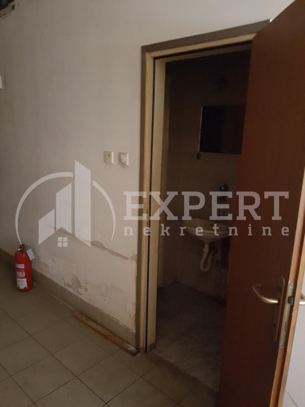 Glavna slika -Obrenovićeva,  Lokal na prodaju, 50m2, 73.000€