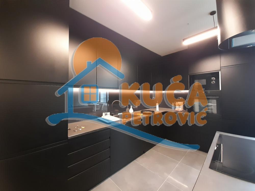 Slika 7 - Bulevar 12. februar,  Lokal za izdavanje, 130m2, 1.600€