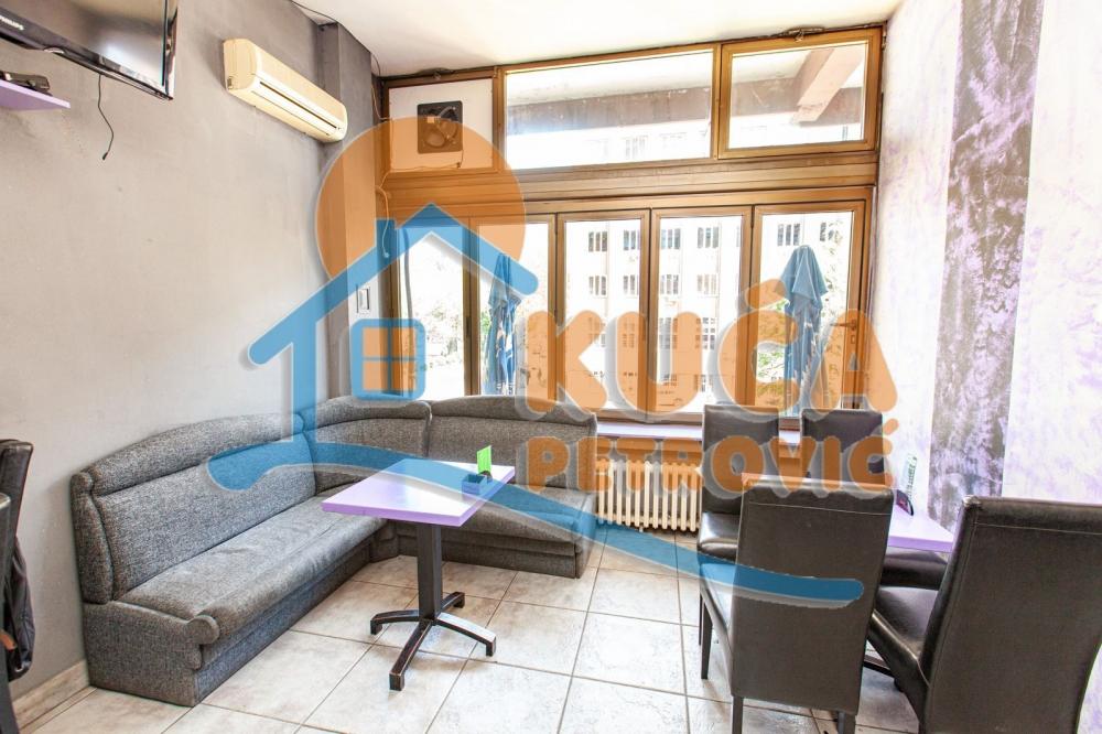 Slika 5 - Trg kralja Aleksandra Ujedinitelja,  Lokal na prodaju, 100m2, 300.000€