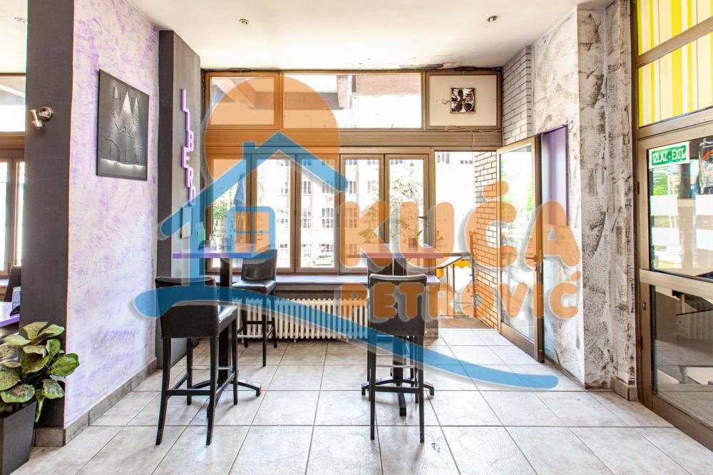 Slika 4 - Trg kralja Aleksandra Ujedinitelja,  Lokal na prodaju, 100m2, 300.000€