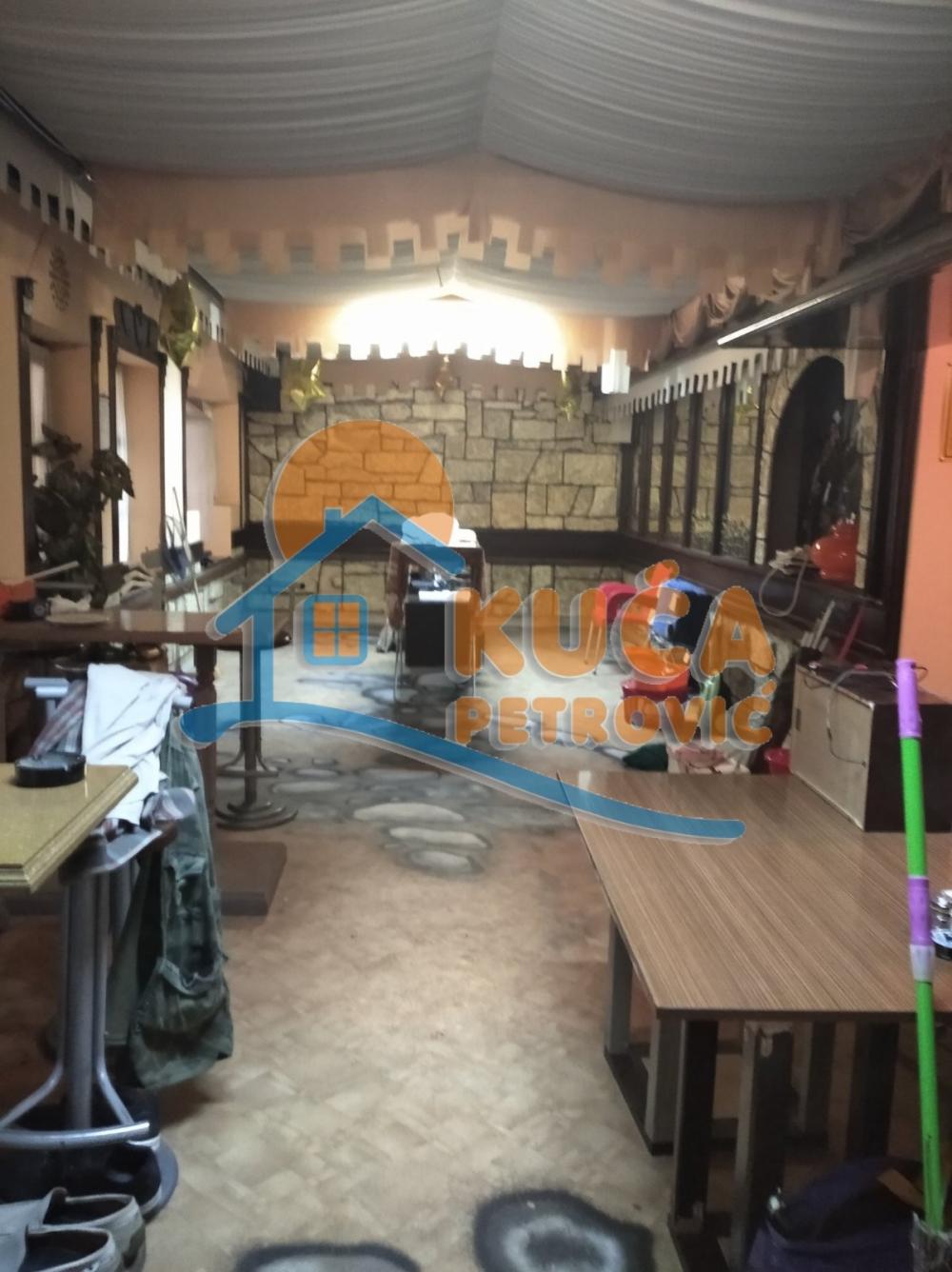 Slika 8 - Bulevar Nemanjića,  Lokal na prodaju, 203m2, 204.000€