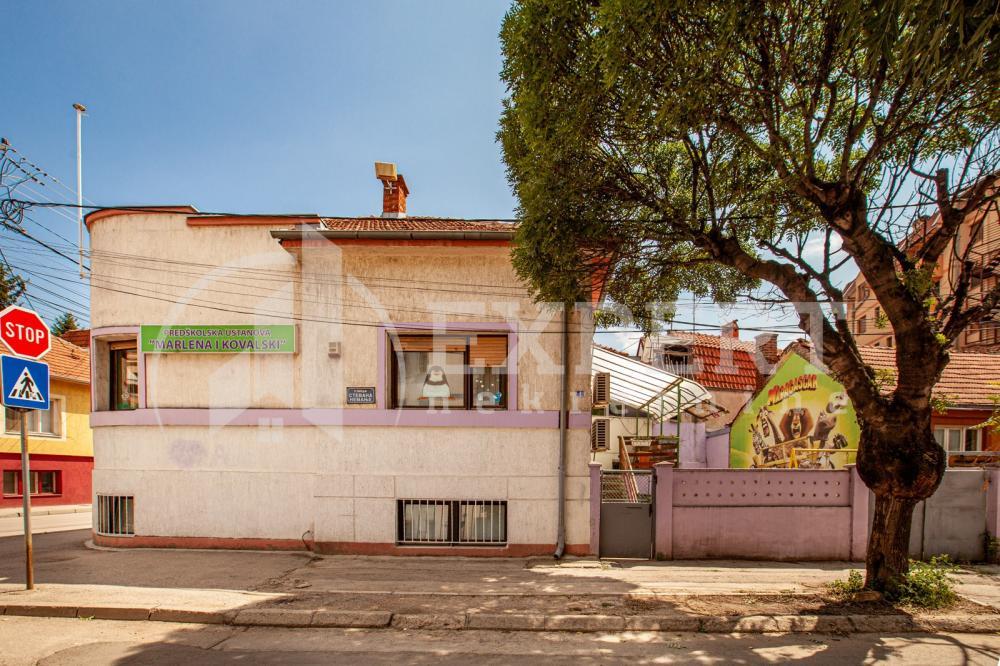 Glavna slika -Jug Bogdanova,  Kuća na prodaju, 156m2, 259.999€