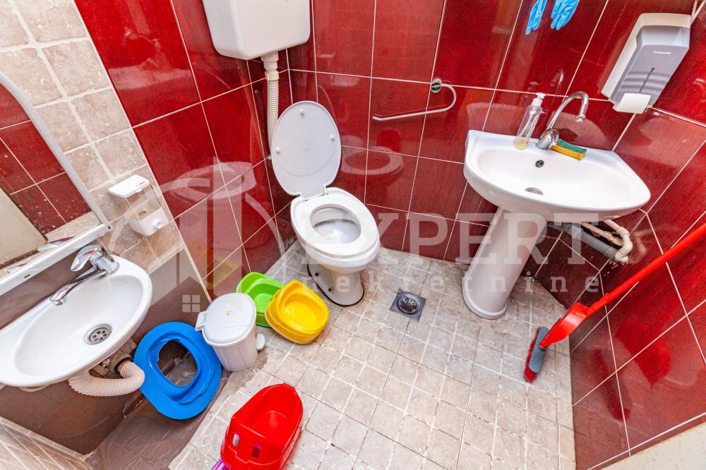 Slika 8 - Jug Bogdanova,  Kuća na prodaju, 156m2, 259.999€