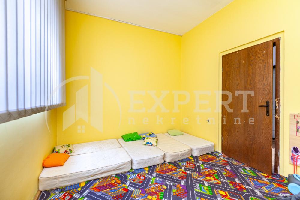 Slika 5 - Jug Bogdanova,  Kuća na prodaju, 156m2, 259.999€