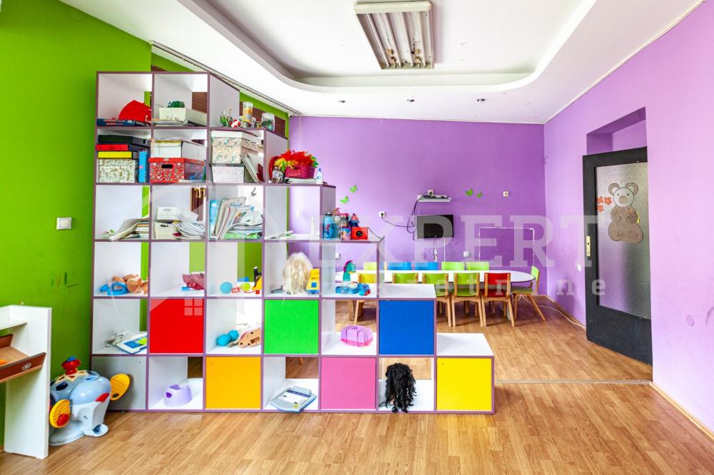 Slika 4 - Jug Bogdanova,  Kuća na prodaju, 156m2, 259.999€