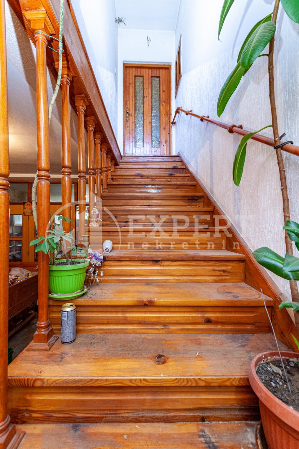 Slika 2 - 8. mart,  Kuća na prodaju, 170m2, 102.000€