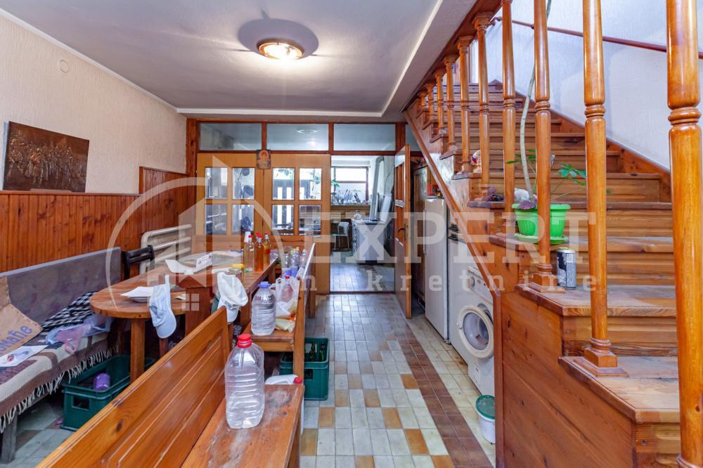 Glavna slika -8. mart,  Kuća na prodaju, 170m2, 102.000€