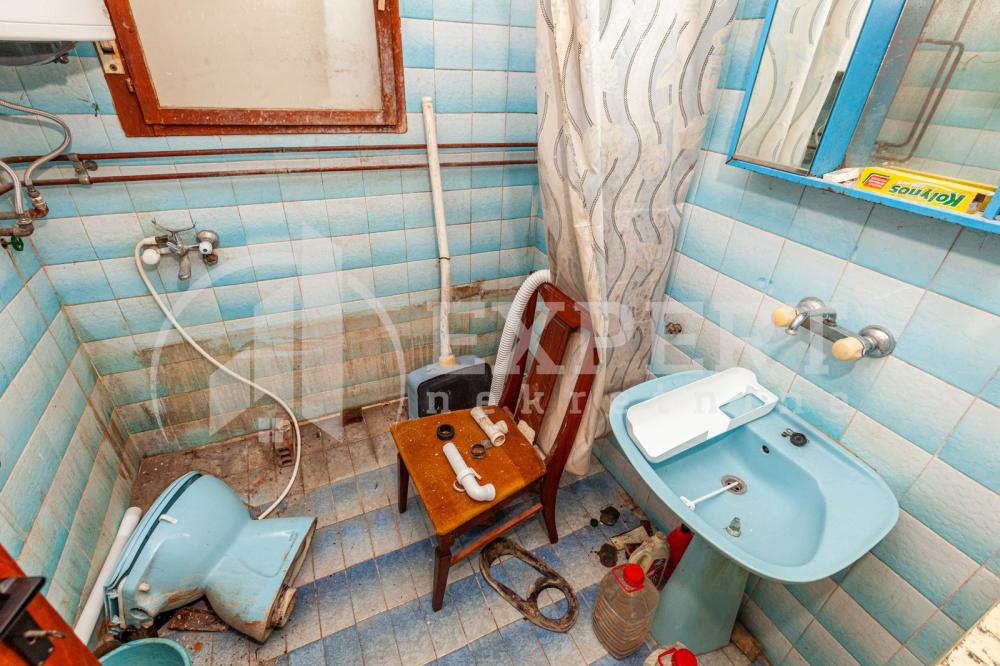 Slika 10 - 8. mart,  Kuća na prodaju, 170m2, 102.000€