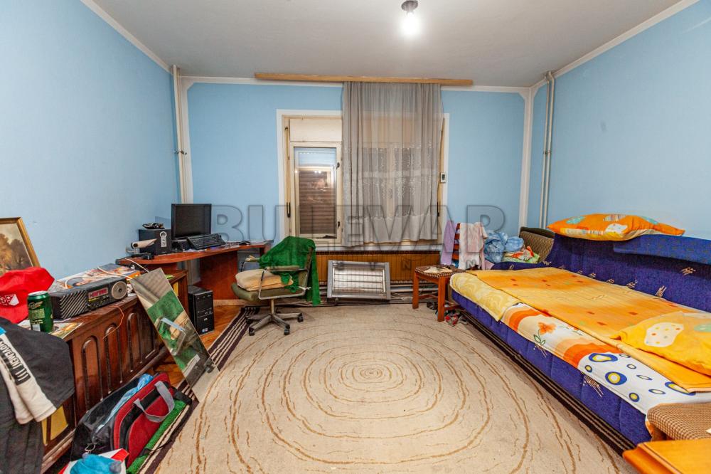 Slika 5 - 8. mart,  Kuća na prodaju, 170m2, 102.000€