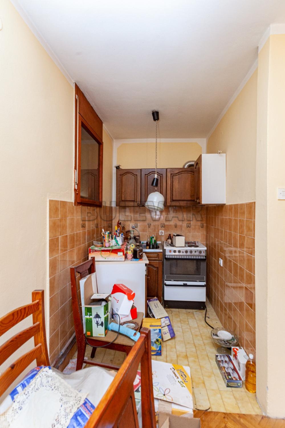 Slika 9 - 8. mart,  Kuća na prodaju, 170m2, 102.000€