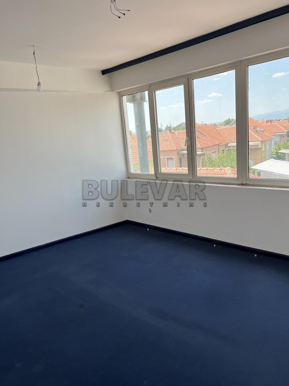 Slika 4 - Bulevar Nikole Tesle,  Lokal za izdavanje, 200m2, 1.200€
