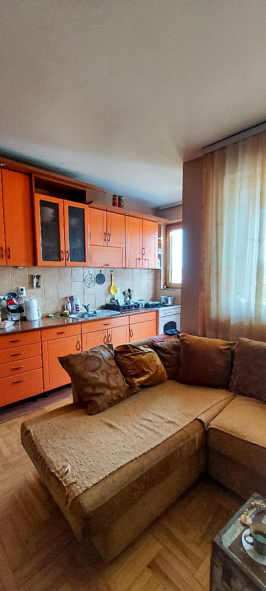 Slika 2 - Knjazevacka, Četvorosoban stan na prodaju, 98m2, 82.000€
