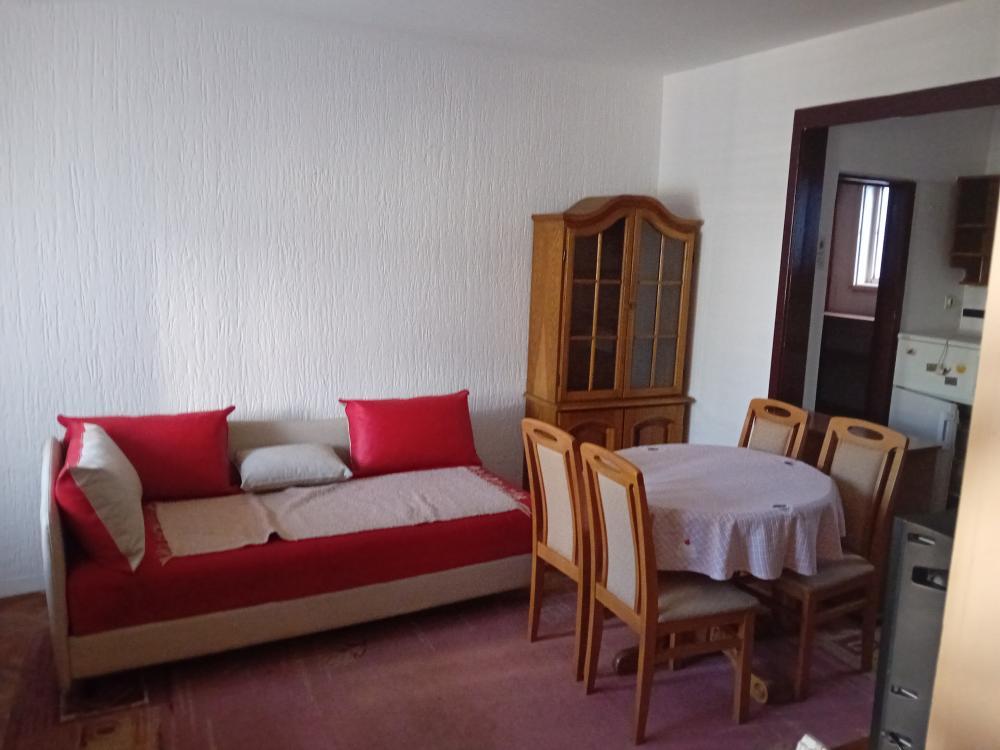 Glavna slika - Kuća za izdavanje, 50m2, 250€