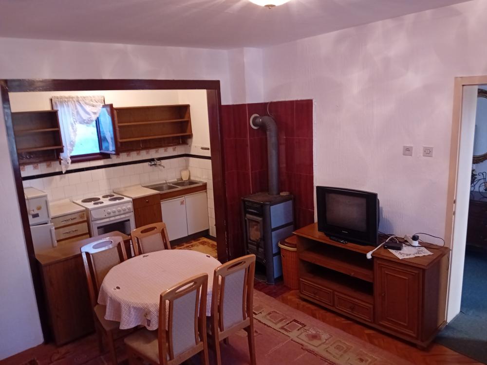 Slika 3 - Kuća za izdavanje, 50m2, 250€