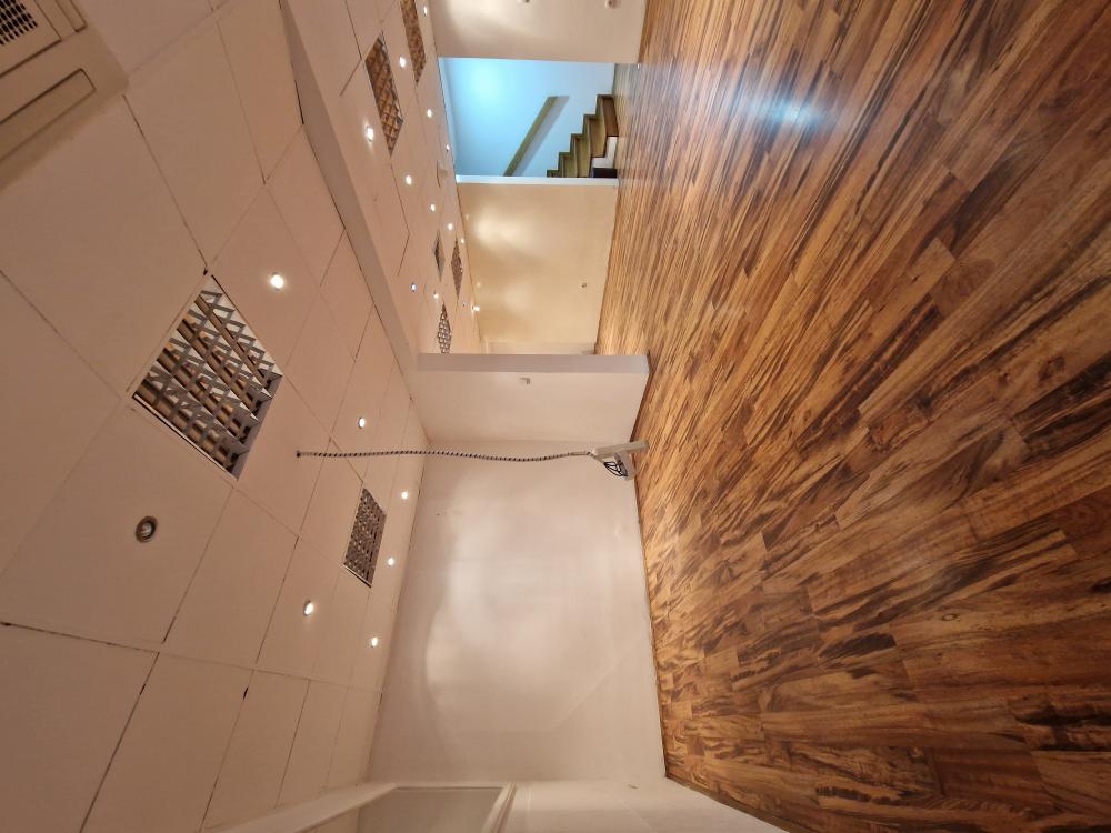 Slika 11 - Josifa Marinkovića,  Lokal za izdavanje, 140m2, 1.000€