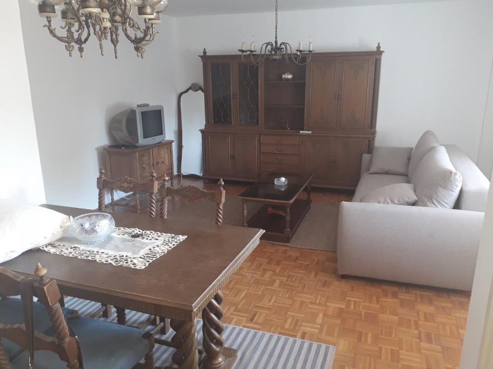Glavna slika -Balzakovs, Četvoroiposoban stan za izdavanje, 104m2, 700€