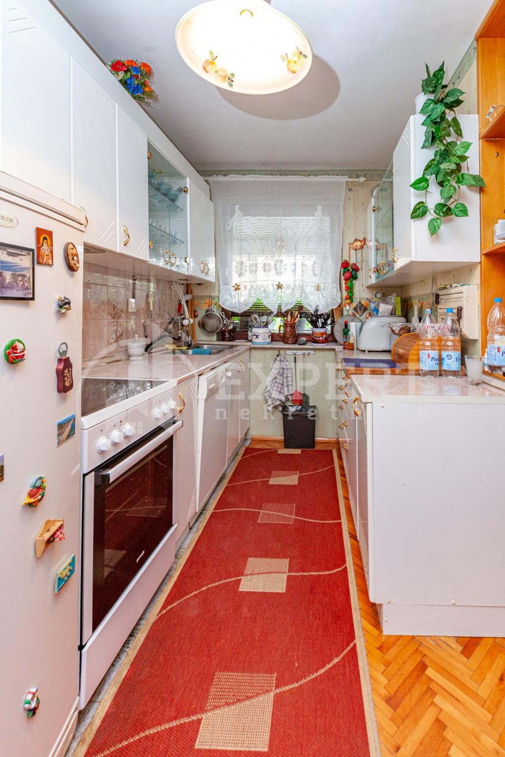 Slika 10 - Krfska,  Kuća na prodaju, 560m2, 460.000€