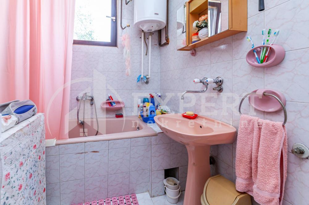 Slika 3 - Bulevar svetog cara,  Kuća na prodaju, 248m2, 175.000€