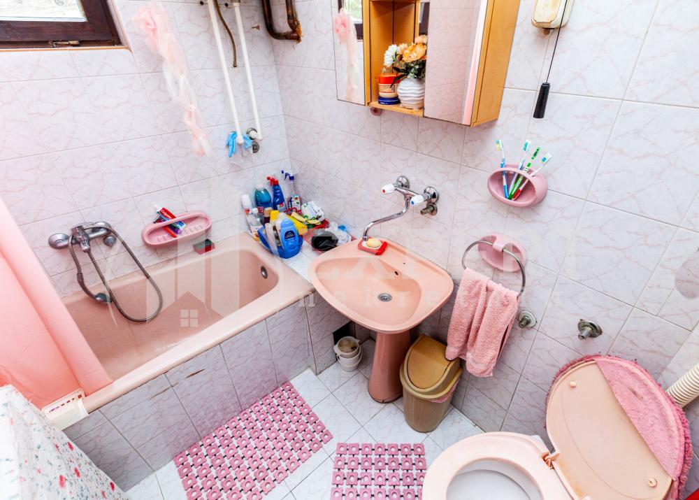 Slika 4 - Bulevar svetog cara,  Kuća na prodaju, 248m2, 175.000€