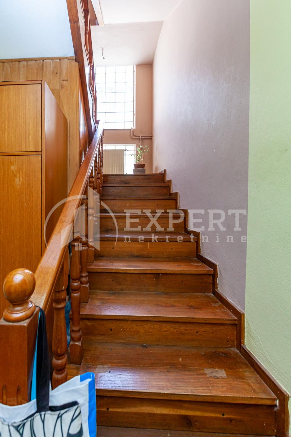 Slika 2 - Bulevar svetog cara,  Kuća na prodaju, 248m2, 175.000€