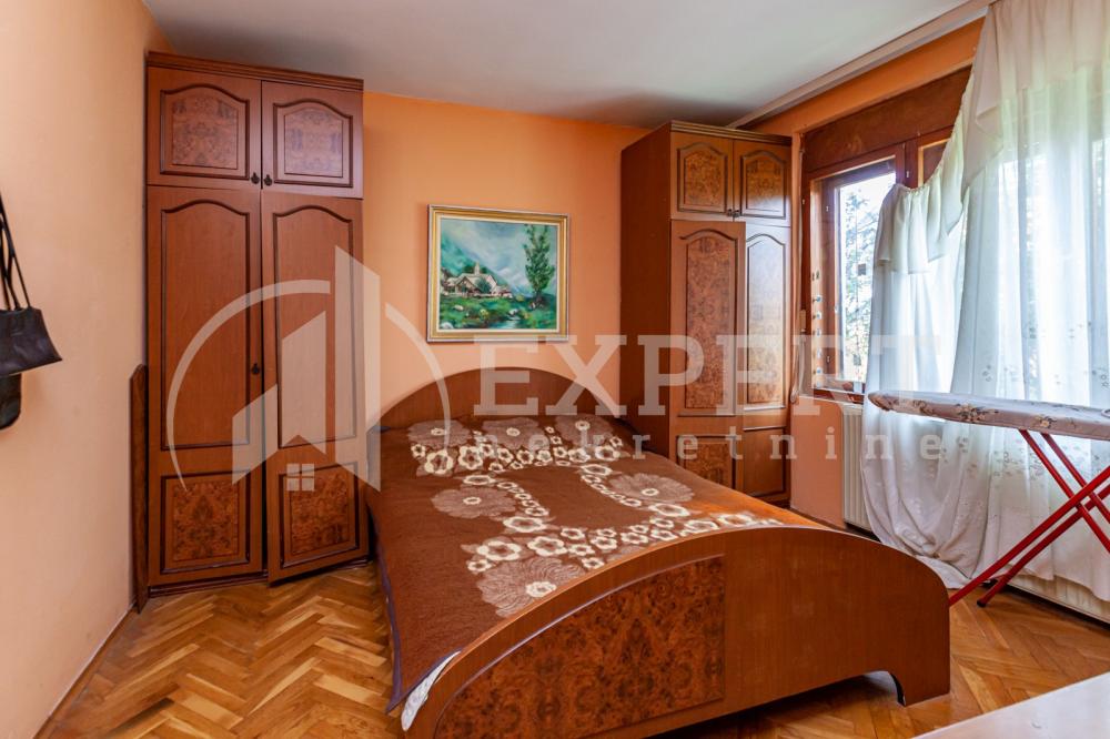 Slika 10 - Bulevar svetog cara,  Kuća na prodaju, 248m2, 175.000€