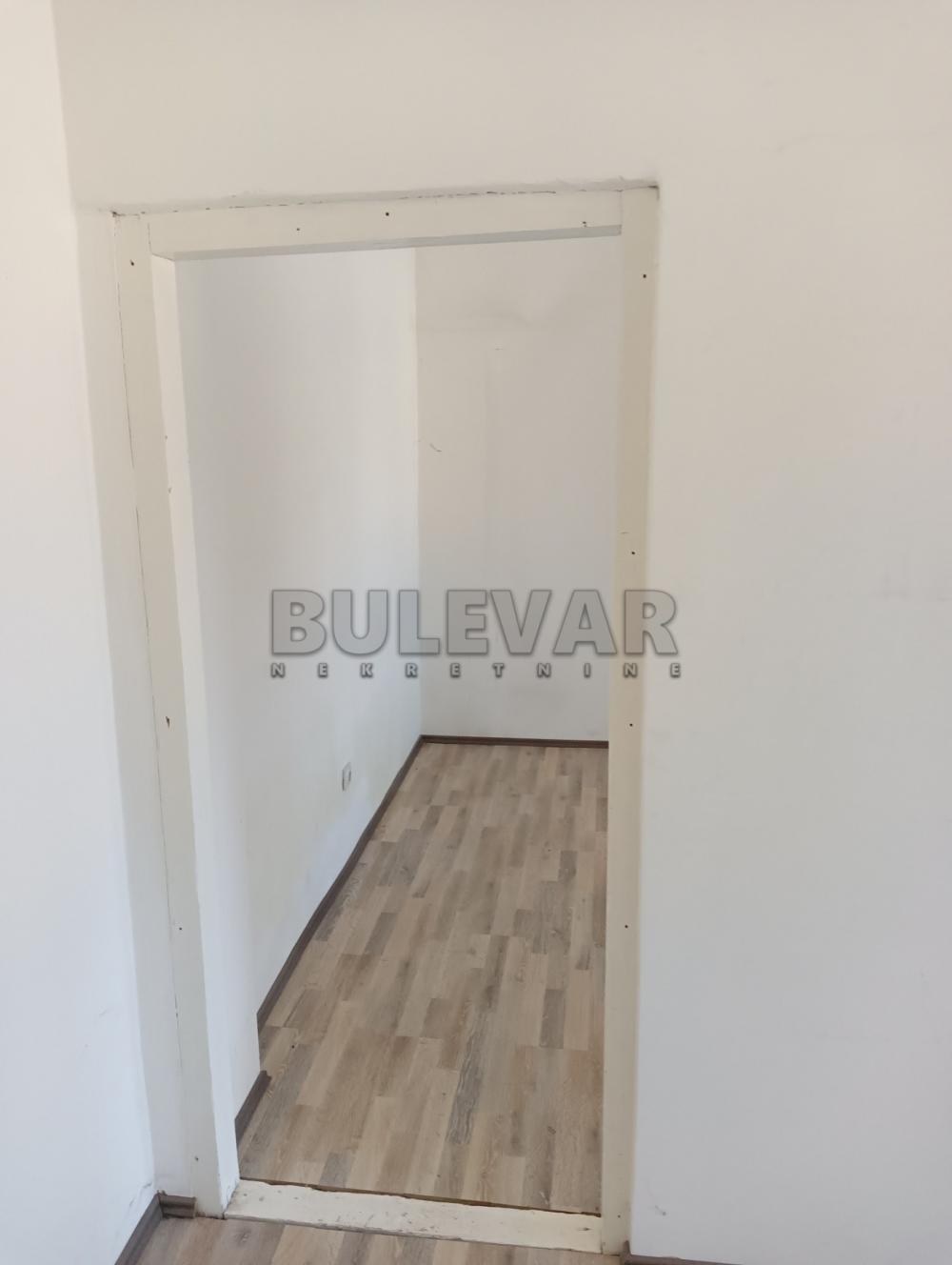 Slika 7 - Bulevar svetog cara,  Lokal za izdavanje, 1420m2, 3.550€