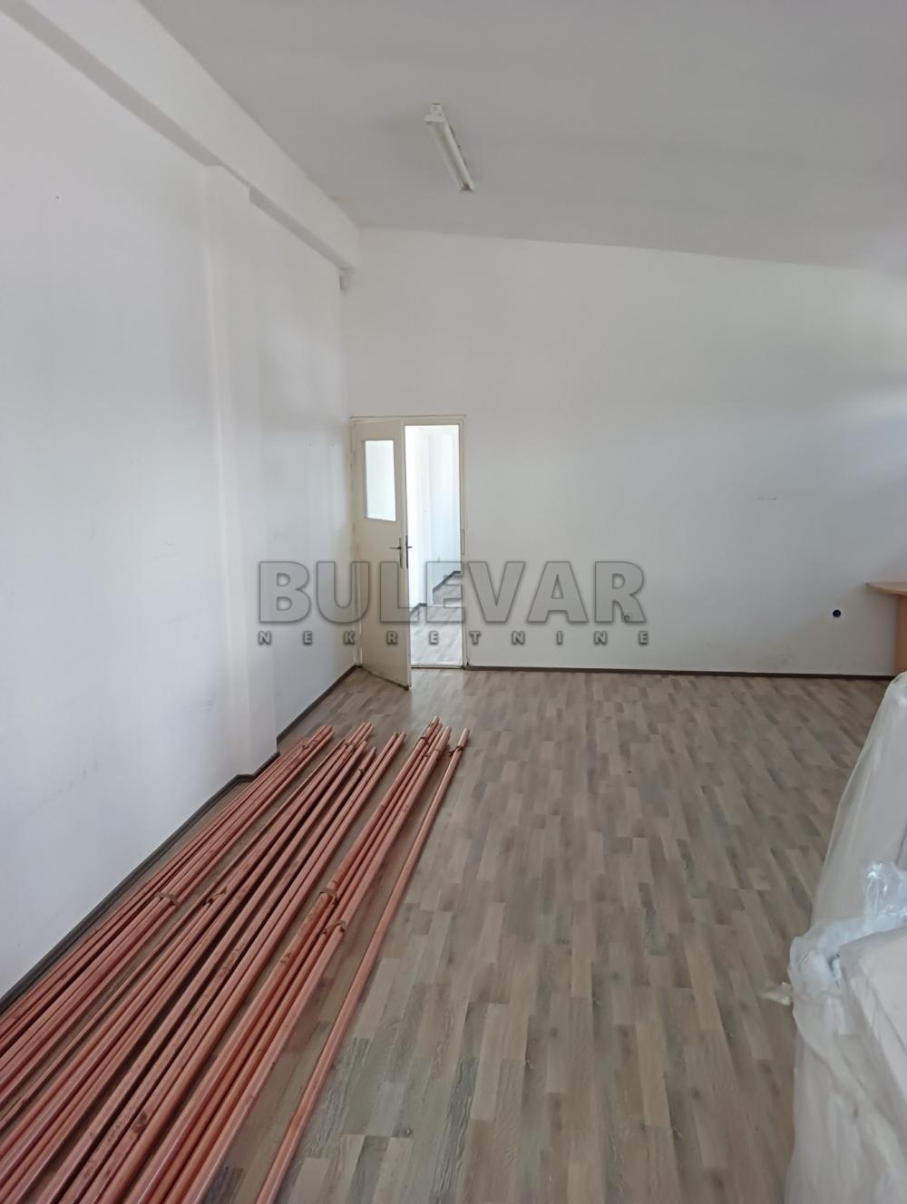 Slika 8 - Bulevar svetog cara,  Lokal za izdavanje, 1420m2, 3.550€