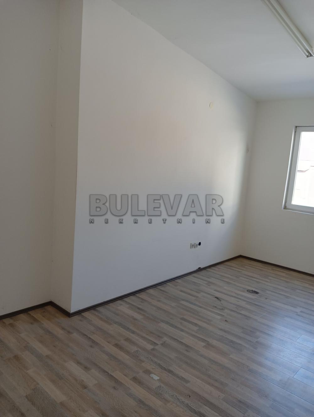 Slika 9 - Bulevar svetog cara,  Lokal za izdavanje, 1420m2, 3.550€