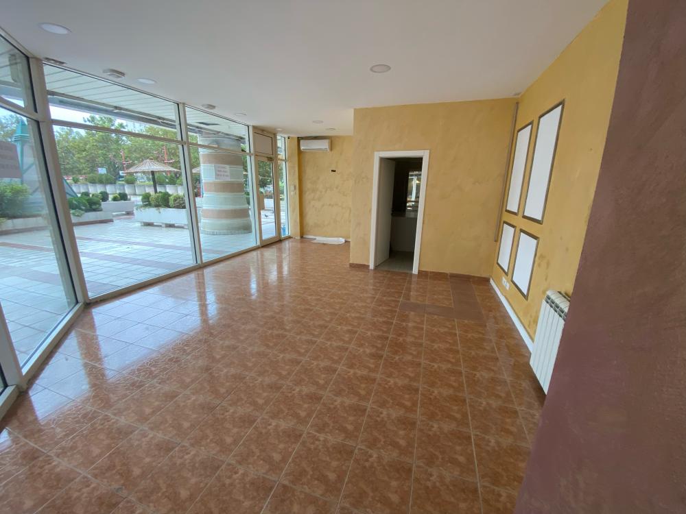 Slika 1 -  Lokal za izdavanje, 74m2, 800€