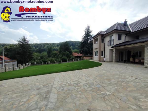 Slika 1 -  Kuća na prodaju, 300m2, 1.270.000€